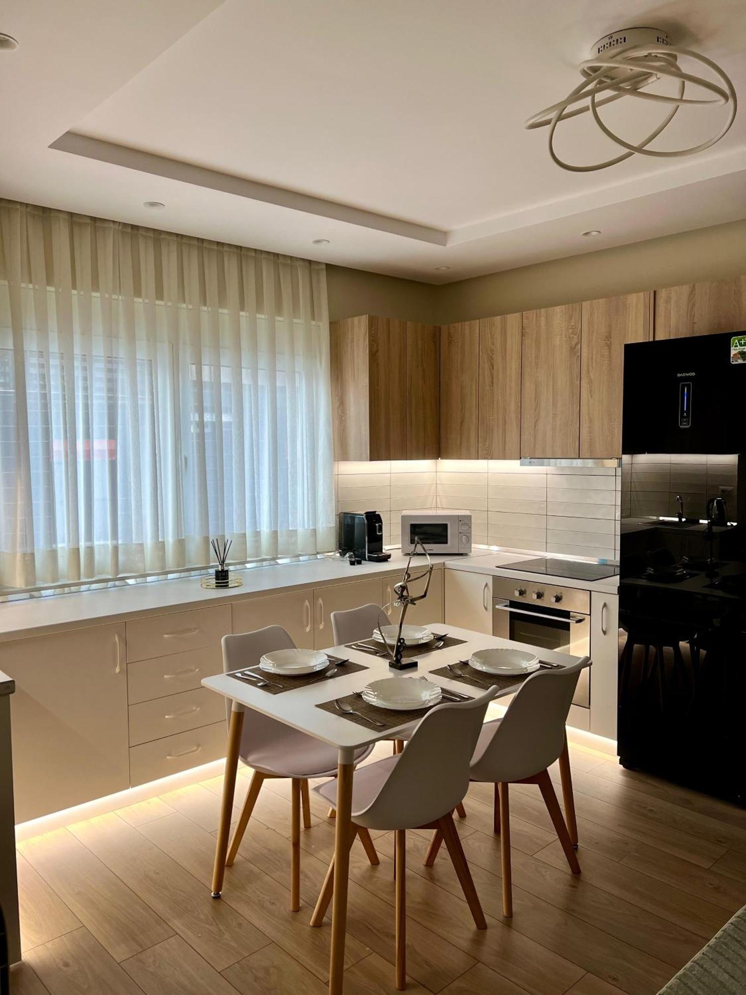 Апартаменты Metropolitan Charm: Cozy 1Br In 7Min To Skanderbeg Тирана Экстерьер фото